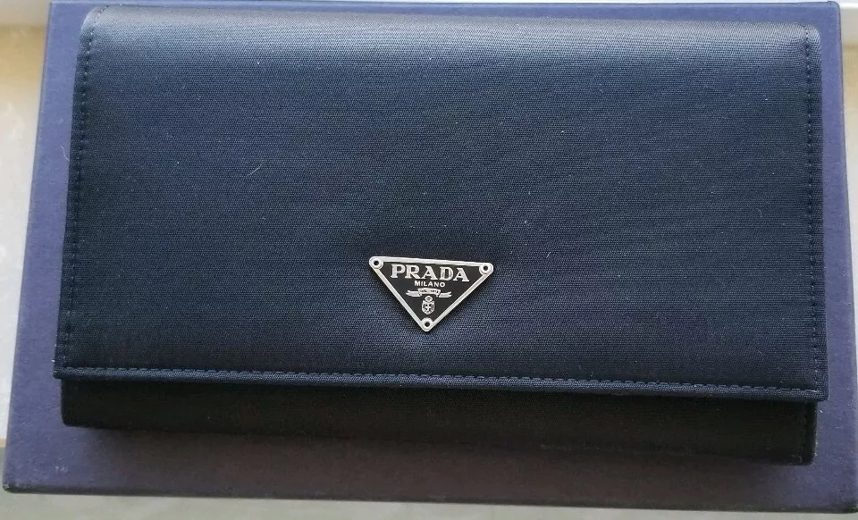 NWT PRADA Tessuto Nero Nylon and Saffiano Leather Bifold Wallet