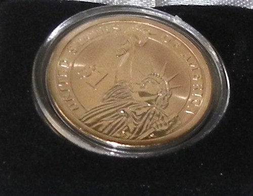 PRESIDENT BARACK & MICHELLE OBAMA 24K GOLD COLORED DOLLAR WITH COA - Picture 4 of 7