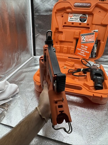Paslode Sistema di chiodatura professionale senza fili agli ioni di litio calibro 18 IM200Li.2. s6 - Foto 6 di 11