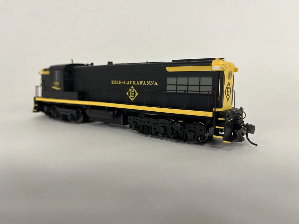 Bowser HO Scale Erie Lackawanna E-L #1152 DRS6-6-1500 DC Powered Road Switcher - Image 4 of 4