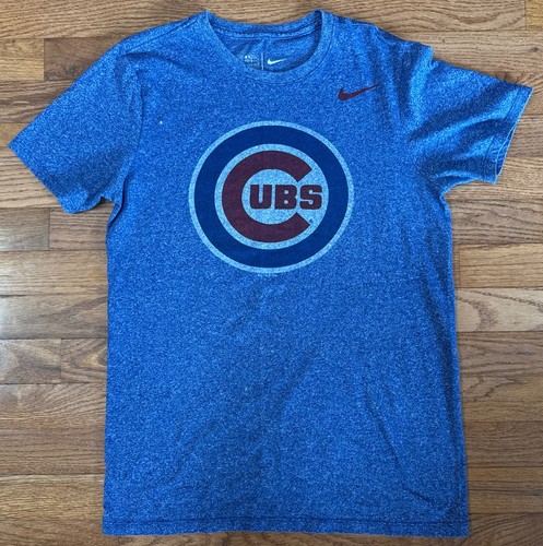 Nike Tee Chicago Cubs MLB Baseball Athletic Cut T-shirt Men’s Small Wrigley