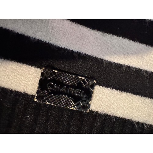 Vintage Chanel 90s Striped Logo Sweater - Iconic Black & White Knit - Bild 6 von 8