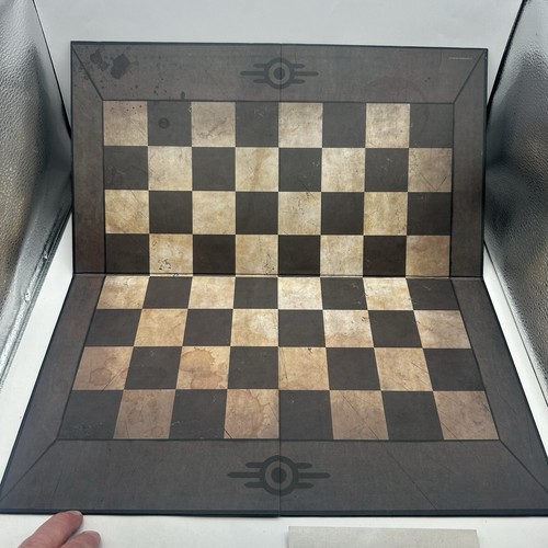 Fallout Chess Set USAOPOLY Bethesda Complete Set 2 Players 2018 - Picture 15 of 15