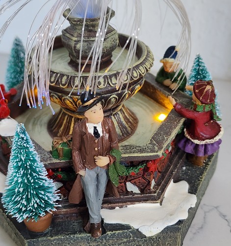 Nikolaus quadratisch Glasfaser beleuchteter Brunnen Weihnachtsdorf Sammlung - Bild 9 von 23