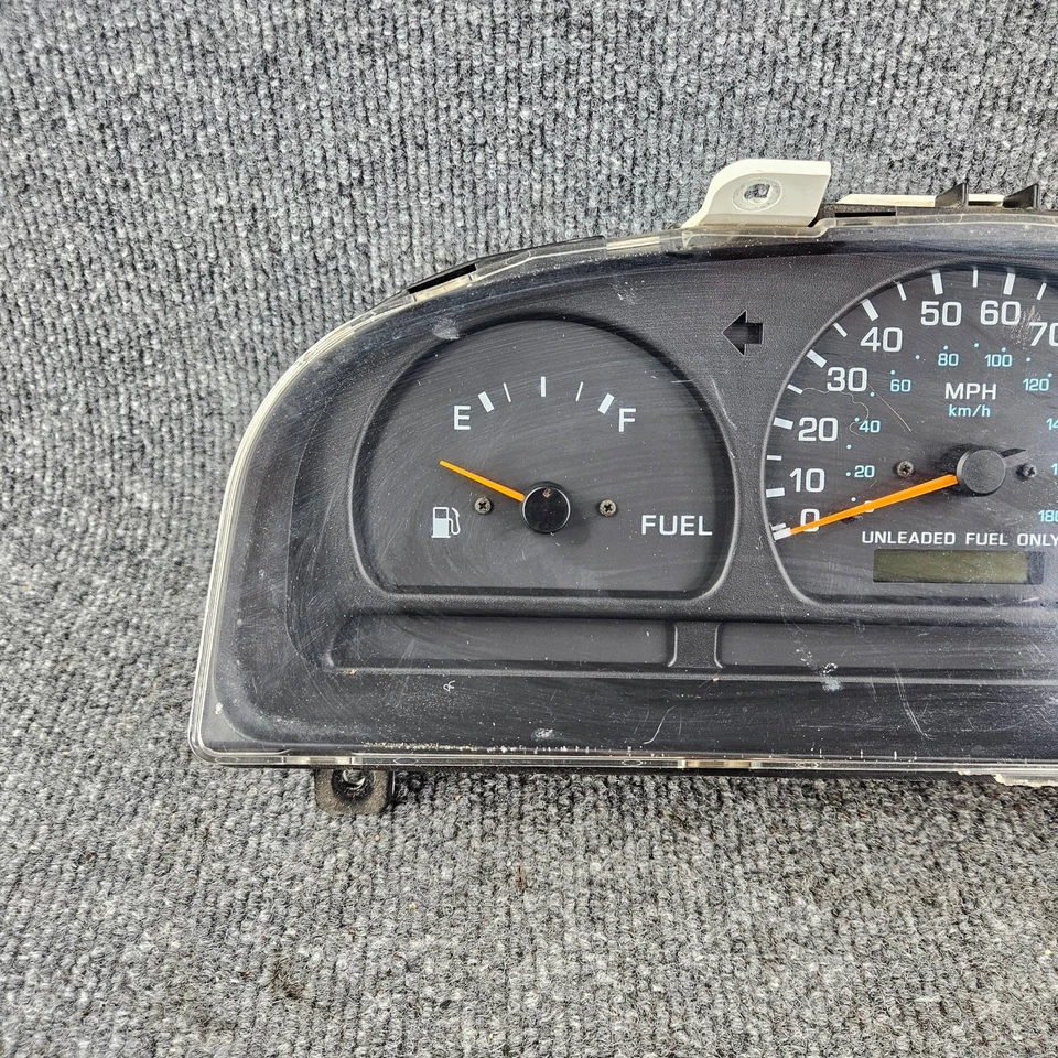 Приборный спидометр кластер Nissan Frontier 1998-1999 M/T как есть от оригинального производителя - Изображение 2 из 4