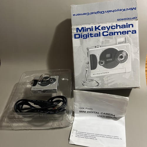 Mini Digitalkamera Schlüsselanhänger Silber Sammlerstück Neuheit Fotografie in Box - Bild 1 von 3