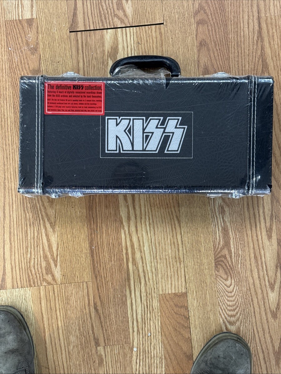 廃盤 希少 KISS Collection DJプロモ・ギターケース 5CD KISS Official 5CD set with Booklet, Hell's Guitar Case Shaped Box