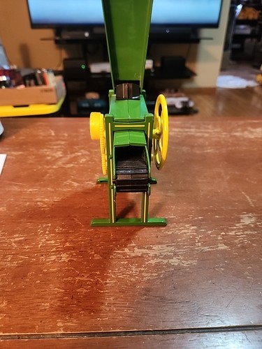 John Deere Toy Corn Sheller Vintage Farm Collectible Toy Agricultural 1:8 Scale - Picture 5 of 6