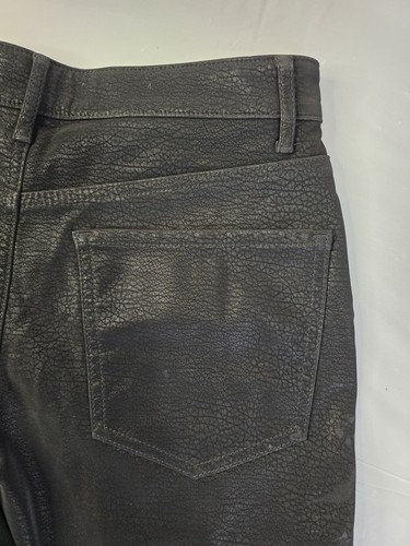 Express Shorts Midi High Rise schwarz geprägtes Kunstleder 10 - Bild 11 von 19