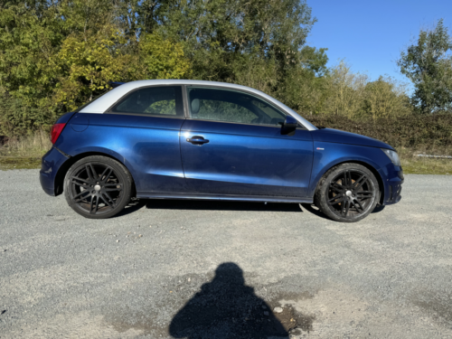 Breaking 2011 Audi A1 CAXA 1.4 TSI Scuba Blue - 1xSCHRAUBE - Bild 8 von 10