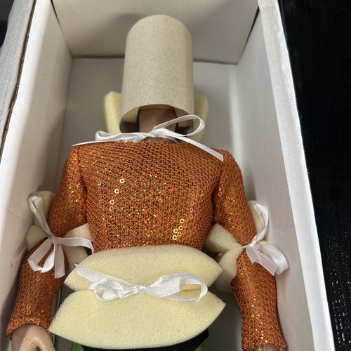 Tonner DC Stars Collection Aquaman King of Atlantis 17" Vinyl Doll Complete NRFB - Picture 2 of 7