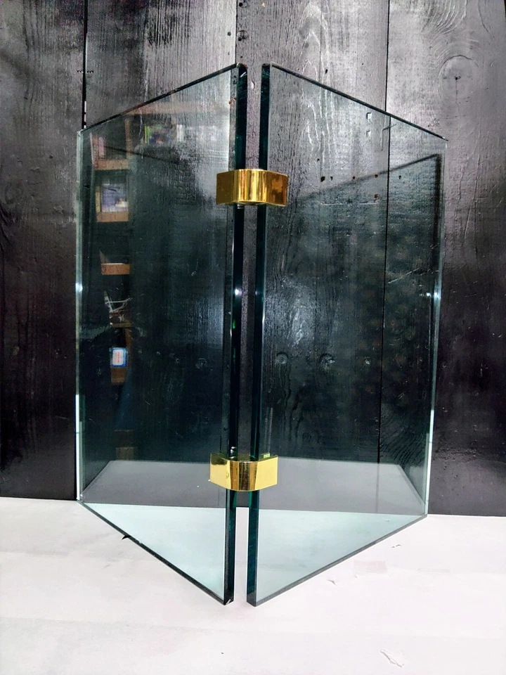 Consola de vidrio y latón MCM Leon Rosen Pace Collection base de mesa esquinera, Regency  Foto 2 de 4