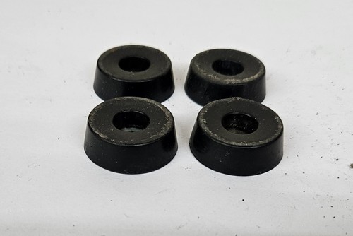 YAMAHA MX200-16 Audio Mixer Console Set of 4 Bottom FEET 1" Rubber NO Screws - Picture 1 of 4