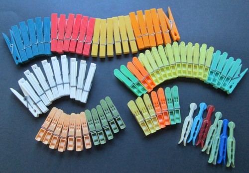 80 Vtg. Plastic Clothespins 6 Different Styles incl. BULLDOG / Hong Kong/ Taiwan - Picture 9 of 10