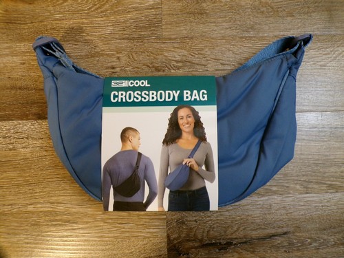 32 DEGREES Cool Crossbody Bag Purse Unisex Water-Resistant CHOICE: Blue or Black - Picture 5 of 8