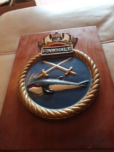 Royal Navy Heraldic Shield: HMS Finwhale - Hand painted On Wooden Plaque - Bild 9 von 9