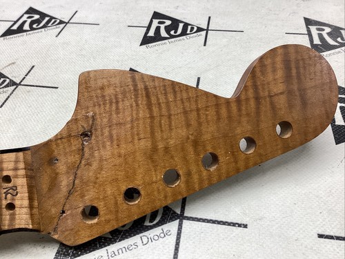 Guitarra Eléctrica Moderna Warmoth Strat Mástil Barco Asado 3A Llama Arce Reparado - Imagen 3 de 20