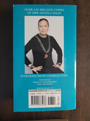 DANIELLE STEEL Lot of 5 Hardcover/Paperback Books-Assorted Titles - Imagen 6 de 14