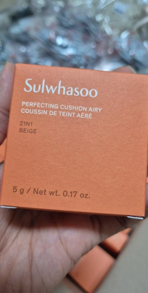 Sulwhasoo New Perfecting MINI Cushion AIRY 5g Glow&Natural, Shade 21N1 - Image 2 of 4
