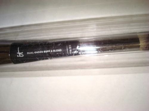 New NIP IT Cosmetics Heavenly Luxe Dual-Ended Buff & Blend Brush Soft - Picture 2 of 6