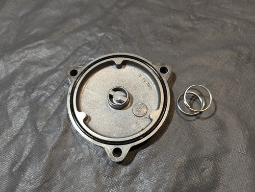 Suzuki DR650 DR650SE oil filter cover with spring and oring 1996-2025 - Picture 5 of 5