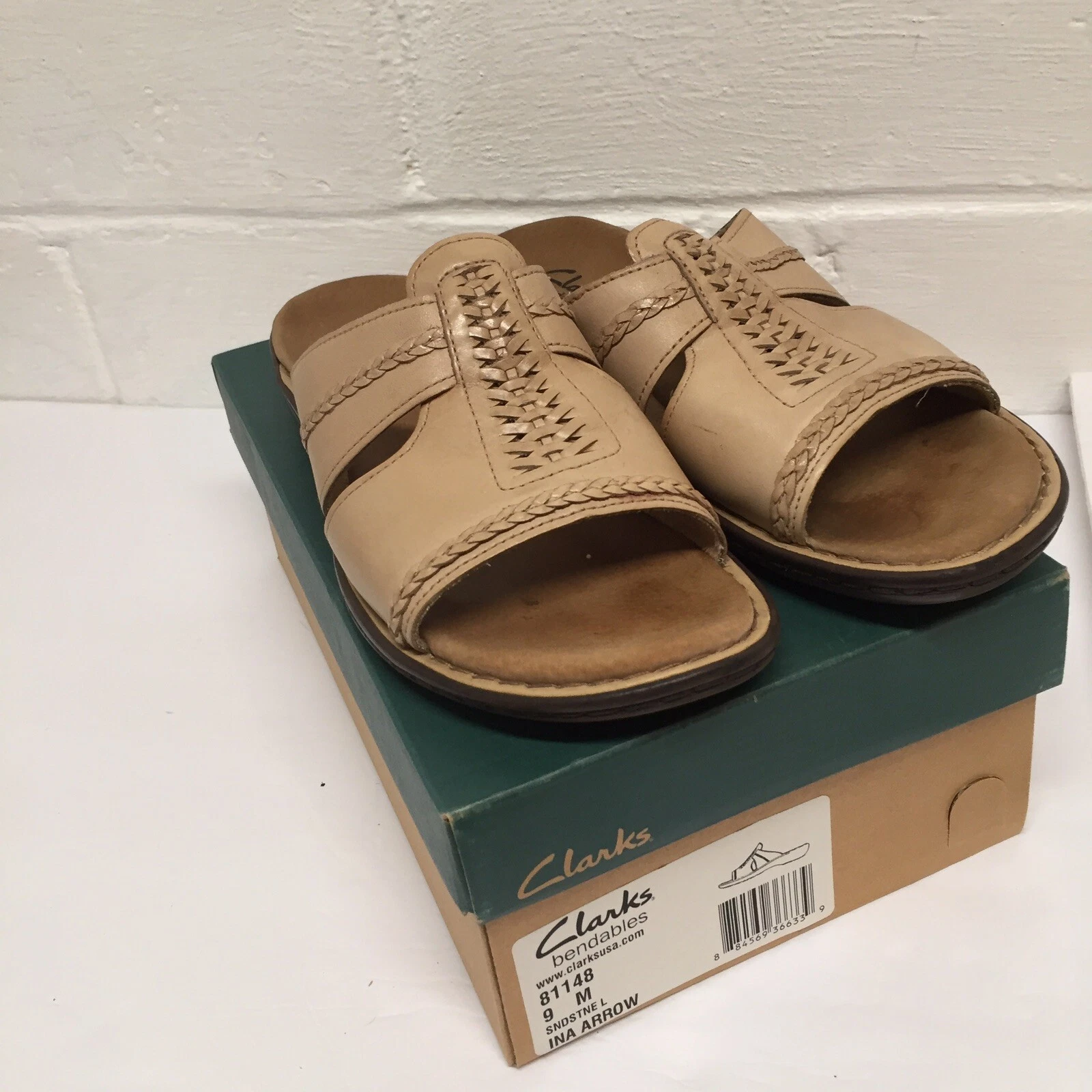 Sandali Clarks Bendables Ina Arrow slip on donna 9 M beige pelle 81148