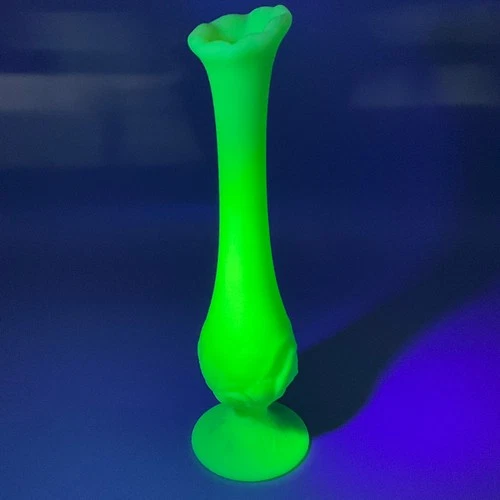 Fenton Vintage Custard Cabbage Leaf Art Glass 10” Swung Bud Vase - UV Glows!