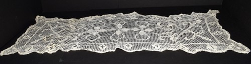 Corredor de mesa largo vintage crema floral con bordes festoneados 16 X 44 - Imagen 2 de 4