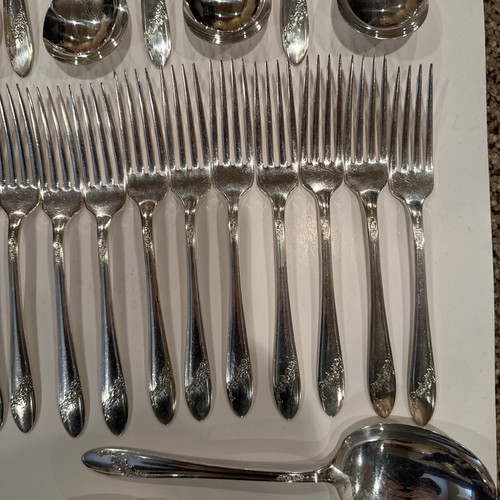 Tudor Plate Oneida Community Silverware 79 Piece-Full Queen Bess ll Silverplate - Picture 9 of 18
