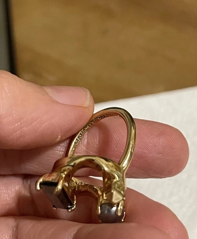 Anillo Marc By Marc Jacobs Talla 7.5 Gris Perla Chapado en Oro Foto 2 de 4
