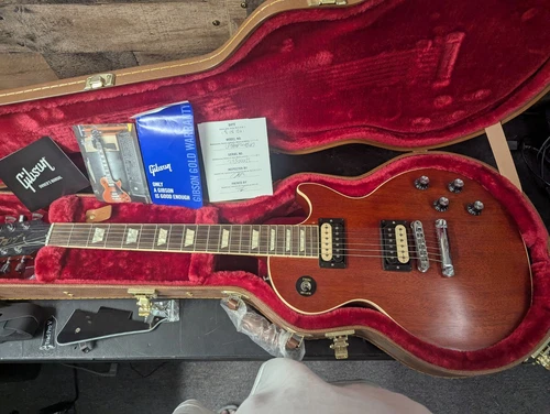 2020 GIBSON LES PAUL TRAD PRO V  Mahogany Top With Ohsc 9.0lbs (Minty)