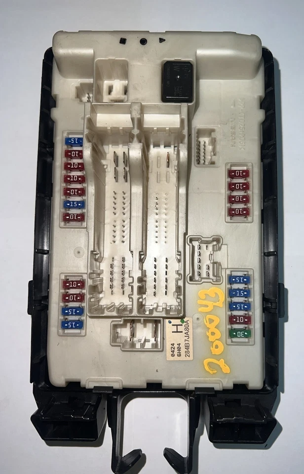 Módulo de control de relé de caja de fusibles Infiniti FX35 2003-2008 284B7JA80A Foto 2 de 2