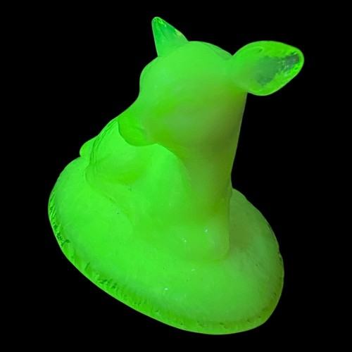 Boyd Art Glass Bingo the Deer Fawn 1997 Lemon Custard Vaseline GLOWS - Picture 9 of 12