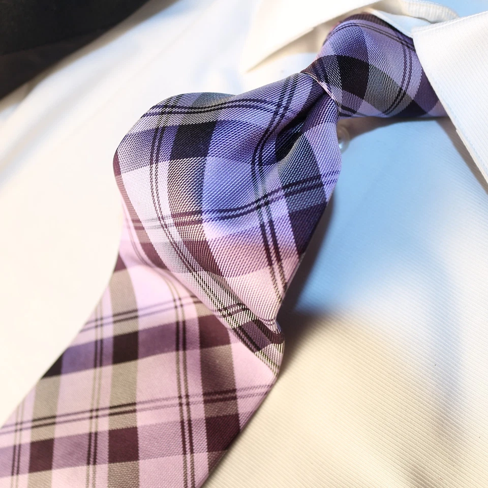 Corbata de seda tejida a cuadros gris lavanda PAUL FREDRICK 57" L X 3,5" W Foto 4 de 4