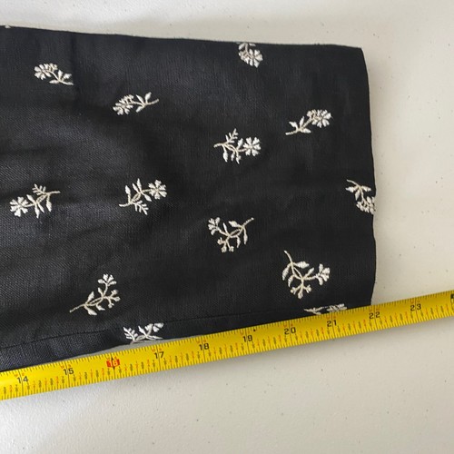 Talbots Women’s Irish Linen Black White Floral Embroidered Side Zip Pants Sz 4P - Picture 10 of 12