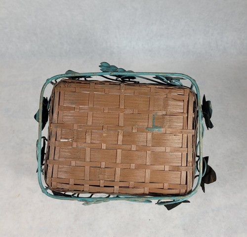 Vintage Wicker Basket With Metal Grape And Vine Accents With Handles 9"x7" - Picture 3 of 6