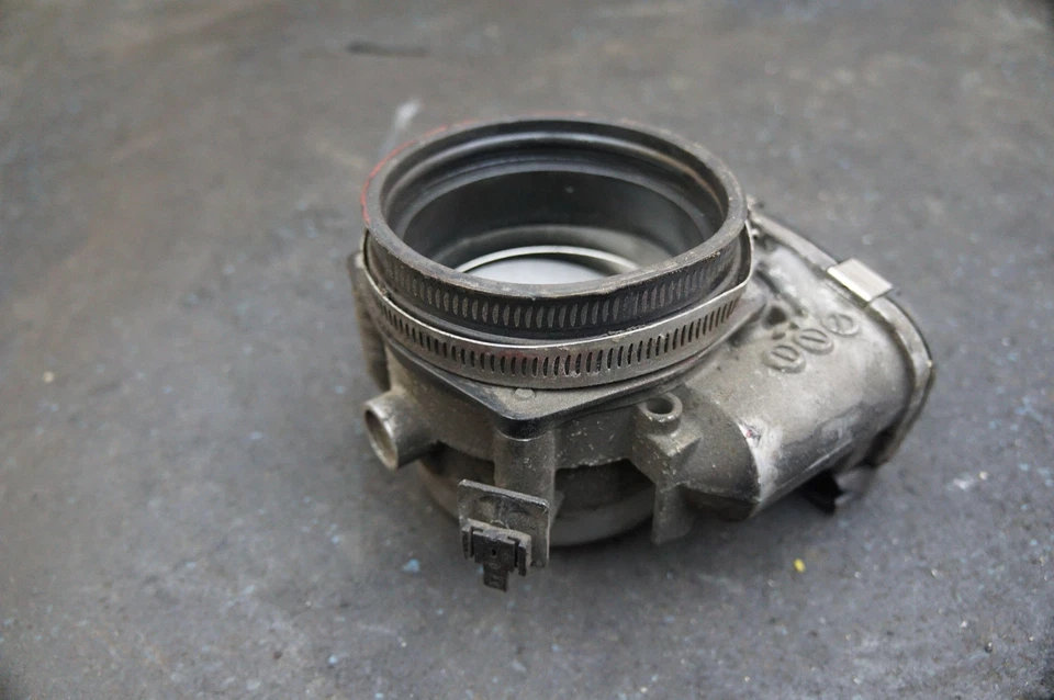 Conjunto de válvula de cuerpo de acelerador 331005 179912 OEM Ferrari 430 458 575M Foto 2 de 4