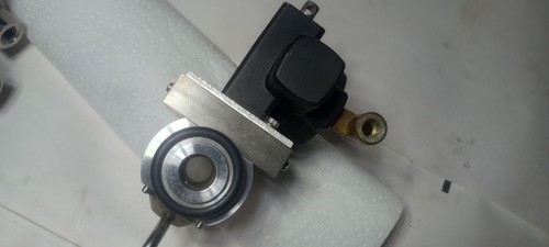 Whitey 131DA Double Acting Pneumatic Actuator w/ 1-1/2" Flanged Ball Valve       - Picture 7 of 8