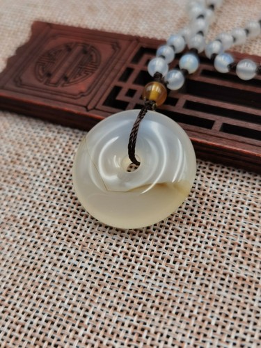 100% Natural Jade Agate Chalcedony Pendant Circle Donut Necklac平安扣40162-4 - Imagen 4 de 5
