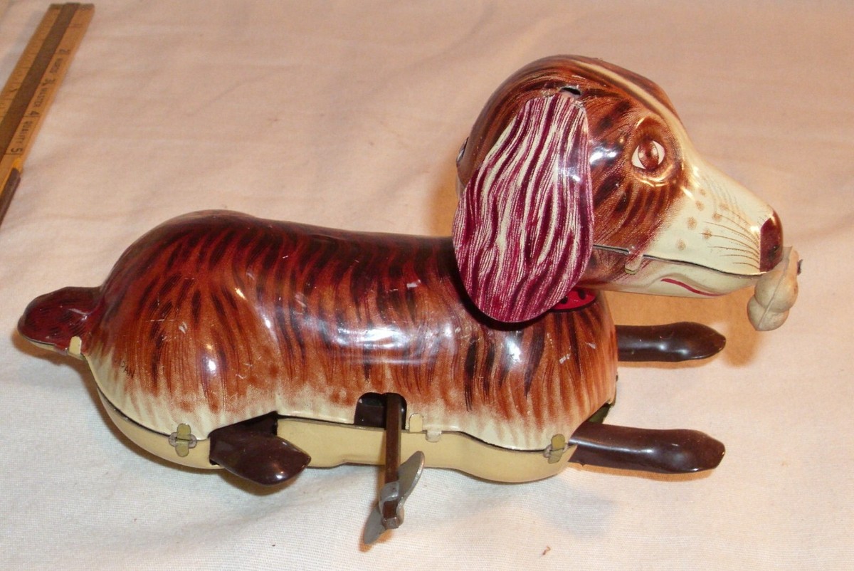 WALKING DACHSHUND DOG TIN WIND UP CLOCK WORK TOY 1950s JAPAN WORKS