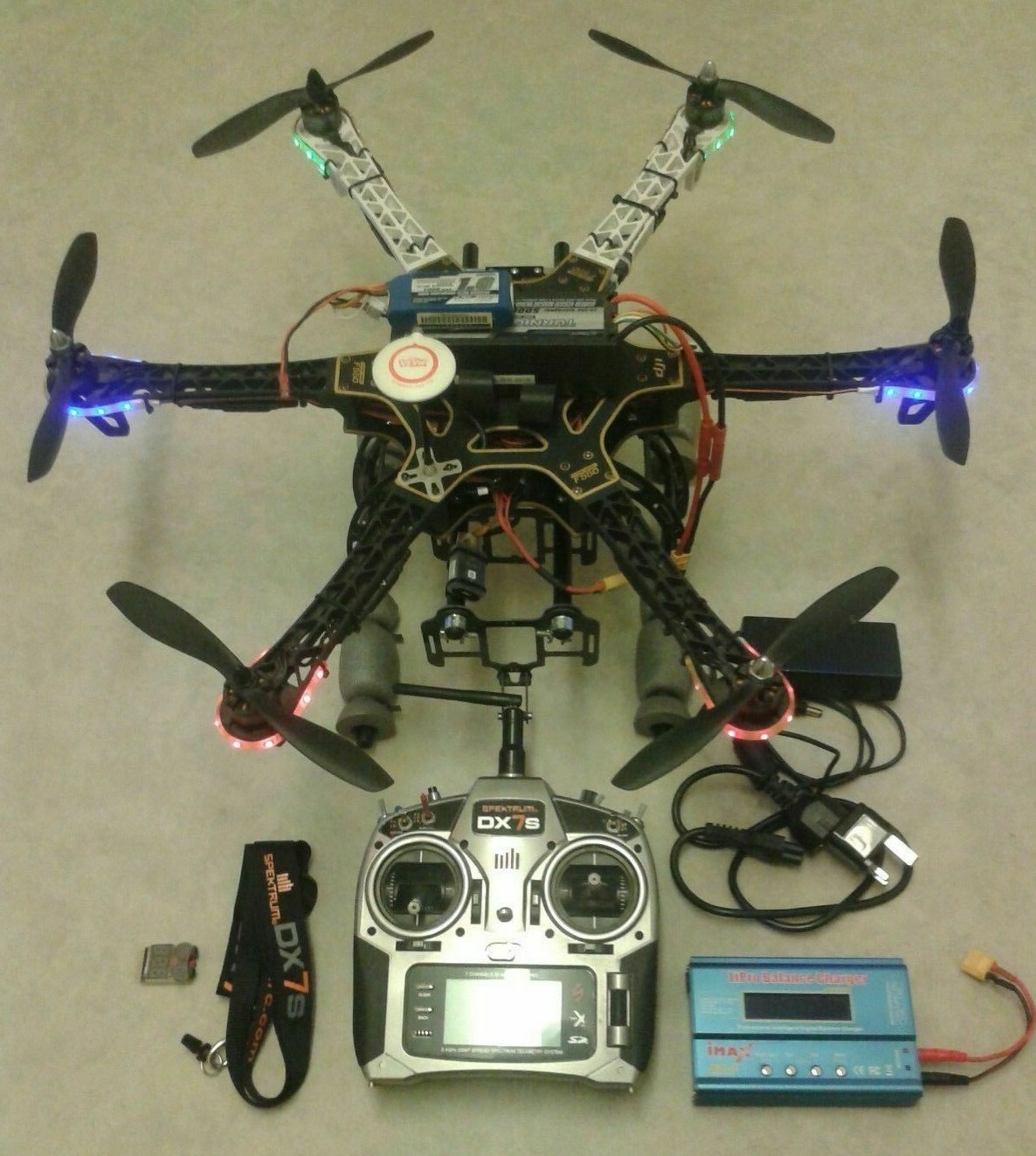 DJI F550 RC Hexacóptero Naza Gps DJI E300 920KV Esc Spektrum DX7S Batería drone DJI F550 RC Hexacóptero Naza Gps DJI E300 920KV Esc Spektrum DX7S Batería drone