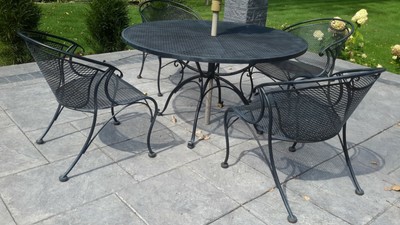 Woodard Patio Furniture 48 Inch Umbrella Table And 4 Chairs Ebay