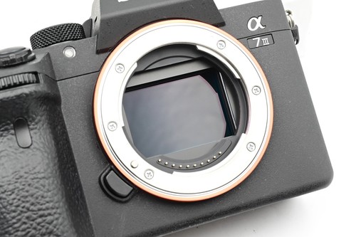 Sony Alpha a7 III Mirrorless 24.2MP Digital Camera Kit w/ 35mm f1.8 Lens #703 - Picture 9 of 9