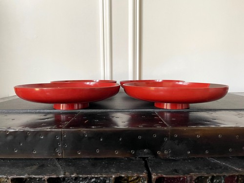 Set of Four Japanese Maki-e Lacquered Pedestal Dishes - Picture 3 of 9