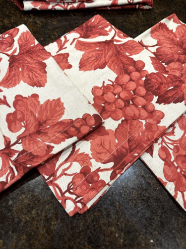 Williams-Sonoma Red Grapes Linen Blend Round Tablecloth 70" Open Package + - Picture 8 of 11