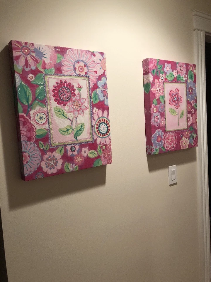 CONJUNTO INFANTIL DE 2 FOTOS DE FLORES EMBRULHADAS EM LONA COM GLITTER POTTERY BARN - Imagem 2 de 4