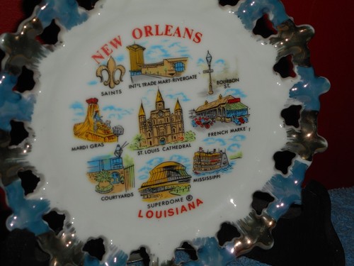 NEW ORLEANS LA Souvenir Plate Porcelain Fleur De Lis Mardi Gras Saints c.1970s - Picture 5 of 8