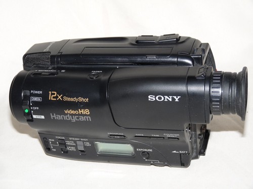Sony CCD-TR400 Stereo HI8 HI 8 8mm Video8 Videocamera Lettore Videoregistratore Trasferimento Video - Foto 3 di 6