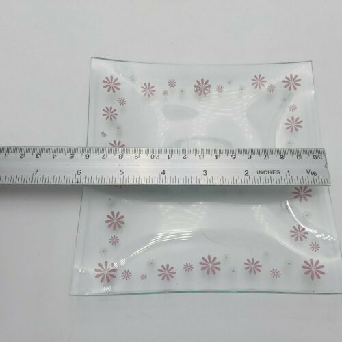 Pampered Chef Set of 4 Daisy Dessert Plates-Model # 2818 - Picture 5 of 7