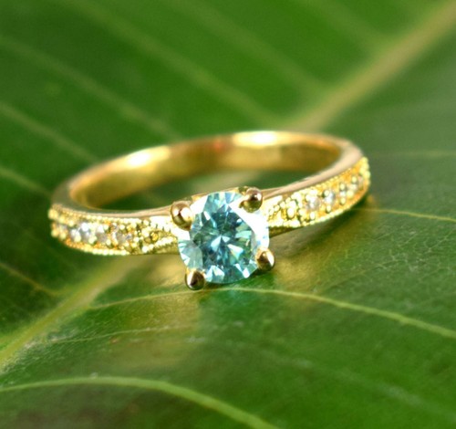 Green Moissanite Diamond Halo 1.74 Ct Women's Bridal Solitaire Ring - Picture 4 of 8
